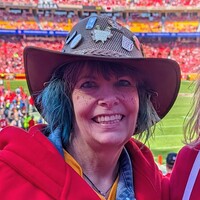 Sam (sandra) profile image