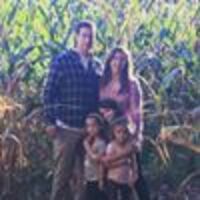 Hillary profile image